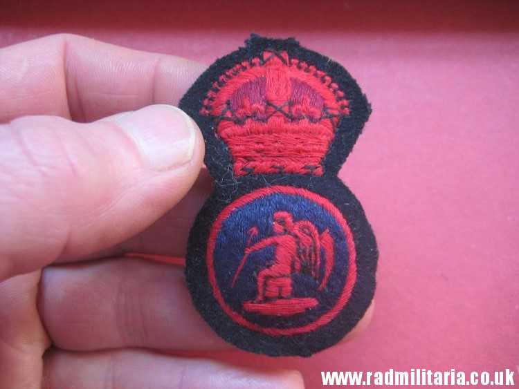 & WW2? unknown British PATCH cap badge? with King's Crown. Good condition. - Image 2