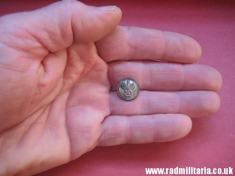& WW1 Polish MILITARY BUTTON with crowned eagle: I Korpus Polski w Rosji - maker: Kopiejkin Pietrograd Russia, very rare !!! - Image 11