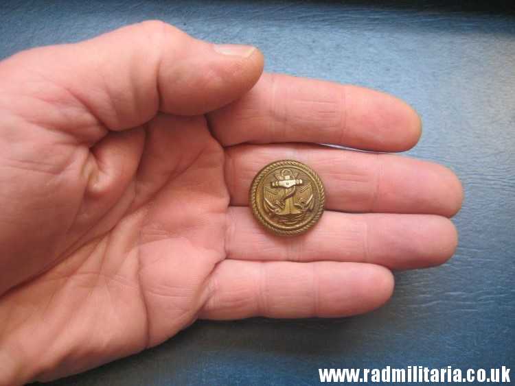 & WW2 original Polish Navy MILITARY BUTTON - Marynarka Wojenna, maker: GAUNT LONDON. - Image 9