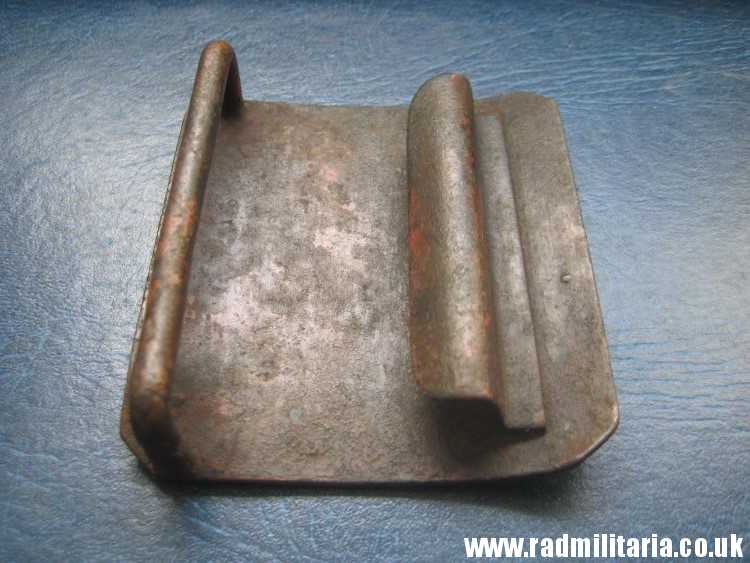 & unknown BELT BUCKLE made of brass - metal detecting find. - Image 6