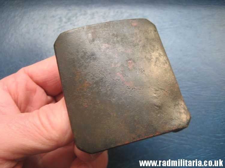 & unknown BELT BUCKLE made of brass - metal detecting find. - Image 10