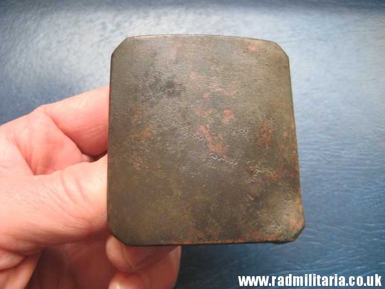 & unknown BELT BUCKLE made of brass - metal detecting find. - Image 17