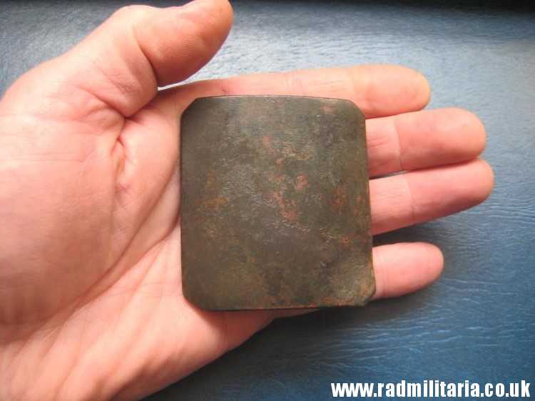 & unknown BELT BUCKLE made of brass - metal detecting find. - Image 11