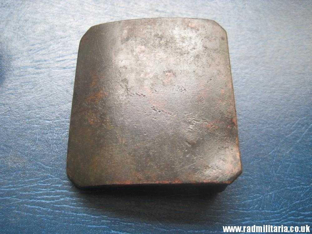 & unknown BELT BUCKLE made of brass - metal detecting find. - Image 16