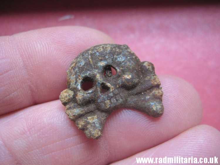 & WW2 original German zinc SKULL BADGE genuine Panzer Collar BADGE - metal detecting find. - Image 4