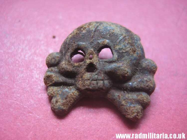 & WW2 original German zinc SKULL BADGE genuine Panzer Collar BADGE - metal detecting find. - Image 3