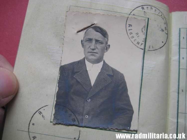 & WW2 German ARBEITSBUCH Fur AUSLANDER original DOCUMENT in good condition. - Image 13