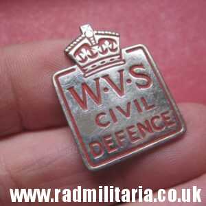 & WW2 Womens Voluntary Service Civil Defence original METAL BADGE - W.V.S