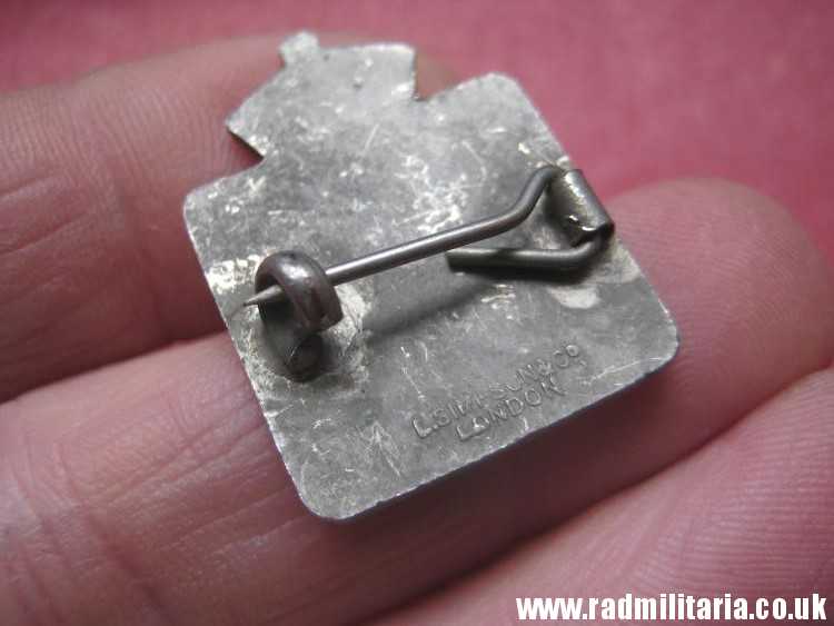 & WW2 Womens Voluntary Service Civil Defence original METAL BADGE - W.V.S - Image 5