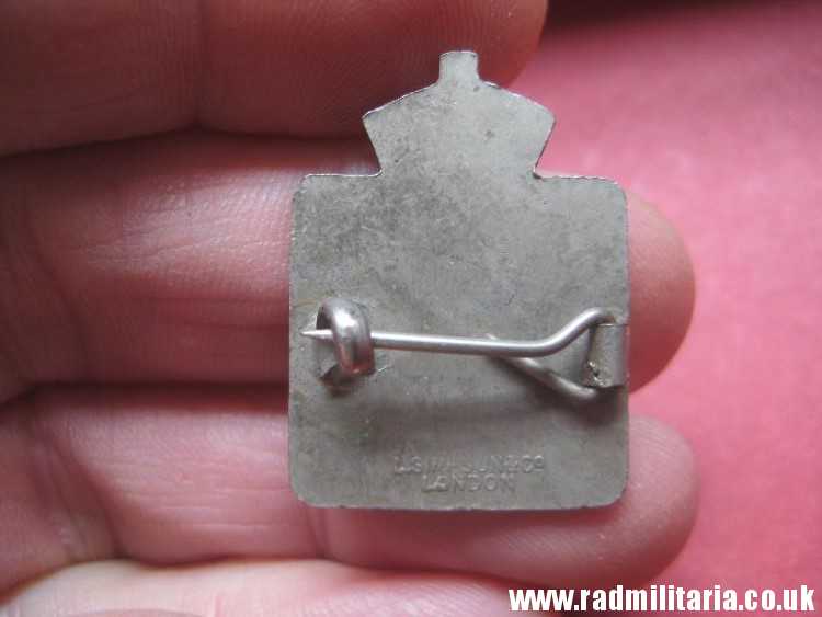 & WW2 Womens Voluntary Service Civil Defence original METAL BADGE - W.V.S - Image 3