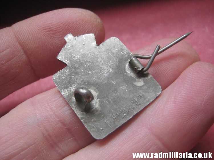 & WW2 Womens Voluntary Service Civil Defence original METAL BADGE - W.V.S - Image 8