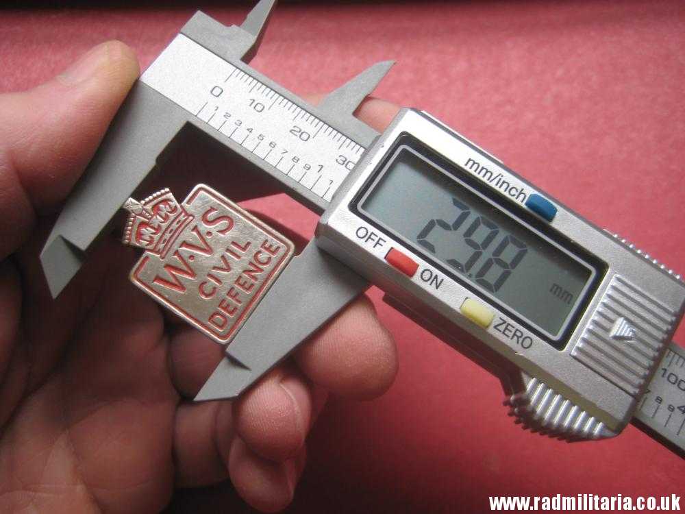 & WW2 Womens Voluntary Service Civil Defence original METAL BADGE - W.V.S - Image 11