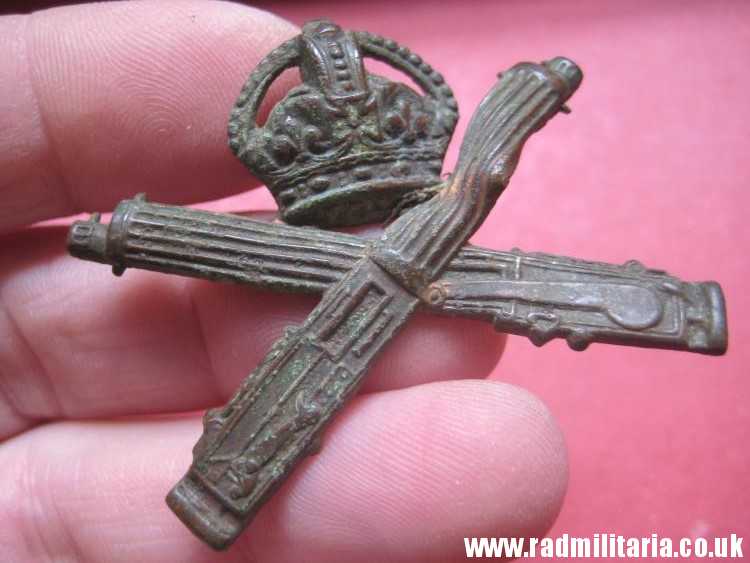 & WW1 British Machine Gun Corps CAP BADGE bronze BADGE - metal detecting find. - Image 5