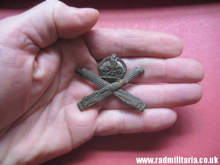 & WW1 British Machine Gun Corps CAP BADGE bronze BADGE - metal detecting find. - Image 6