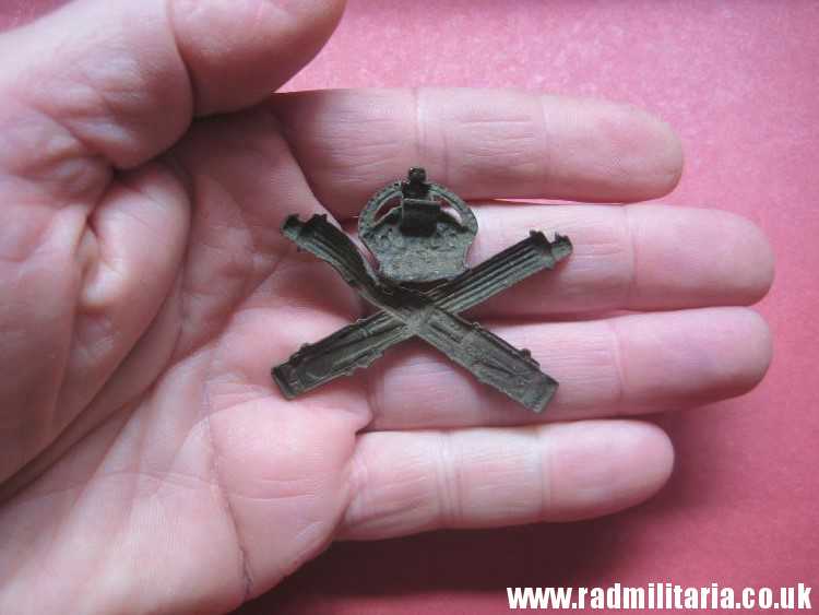 & WW1 British Machine Gun Corps CAP BADGE bronze BADGE - metal detecting find. - Image 7