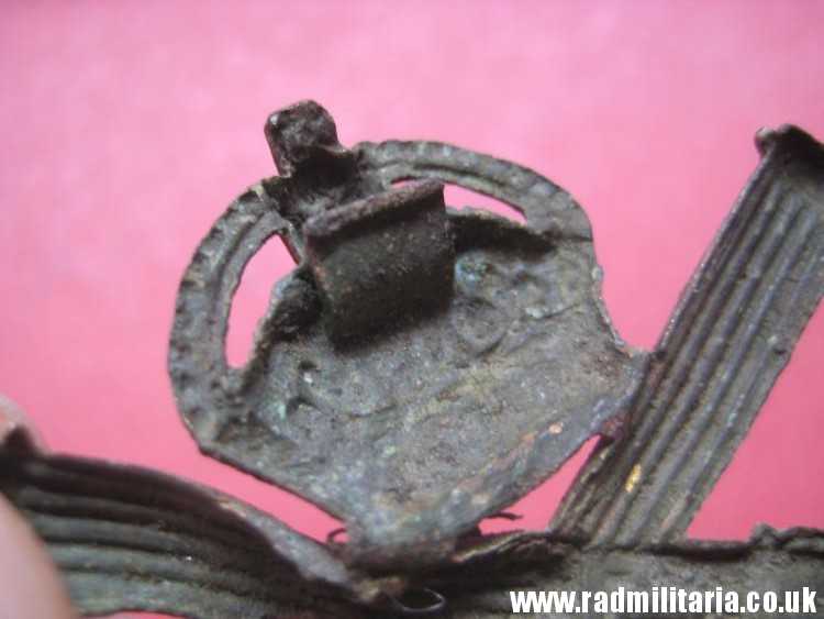 & WW1 British Machine Gun Corps CAP BADGE bronze BADGE - metal detecting find. - Image 9