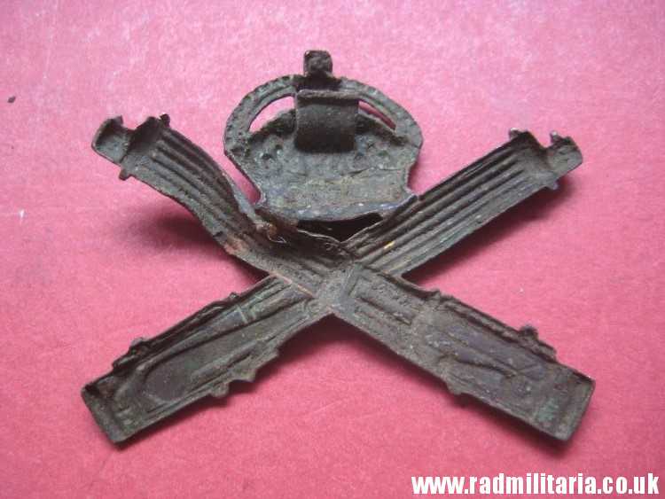 & WW1 British Machine Gun Corps CAP BADGE bronze BADGE - metal detecting find. - Image 3