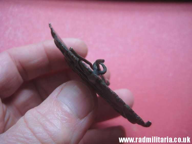 & WW1 Scottish badge: British Military Cap Badge ARGYLL & SUTHERLAND HIGHLANDERS Regiment - 100% genuine. - Image 5