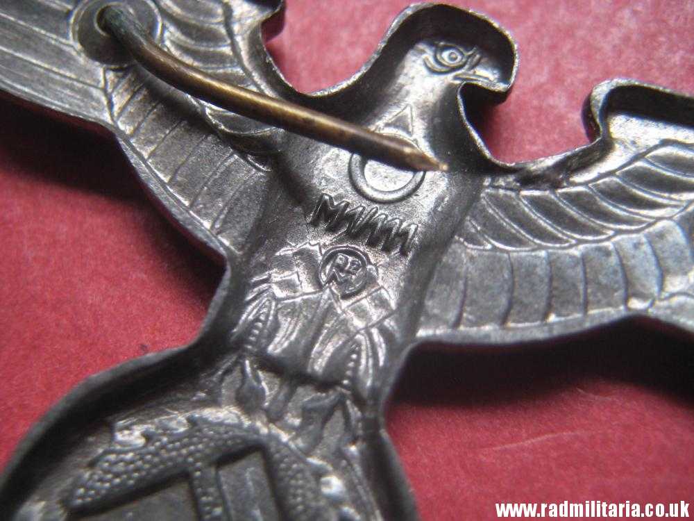 & WW2 Nazi German NSDAP eagle BADGE - zinc Cap Badge, marked: RZM M1/111 - good condition. - Image 4