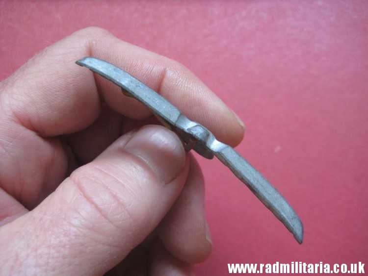 & WW2 original German Wehrmacht EAGLE CAP BADGE in good condition, no maker marks - zinc. - Image 9