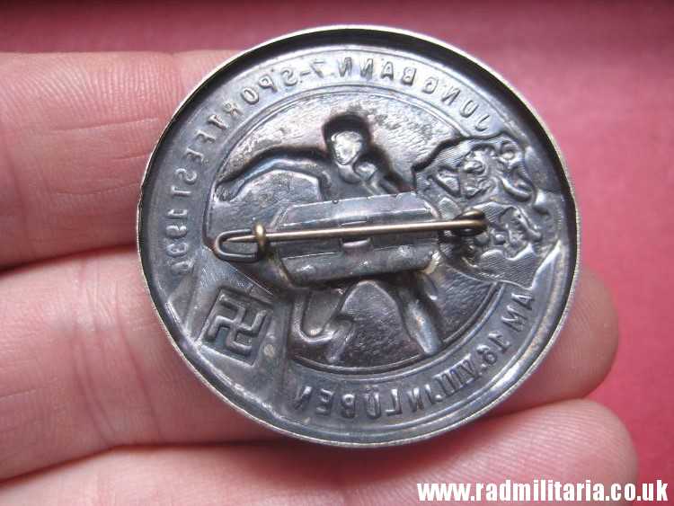 & pre WW2 German HITLER YOUTH HJ 1936 TINNIE BADGE in perfect condition. JUNGBANN 7 SPORTFEST 1936 LUBEN - genuine !! - Image 3