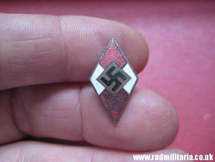 & WW2 GERMAN HJ MEMBERSHIP ENAMEL BADGE - HitlerJugend. RZM M1/78 Ges. Gesch. GENUINE ! - Image 15