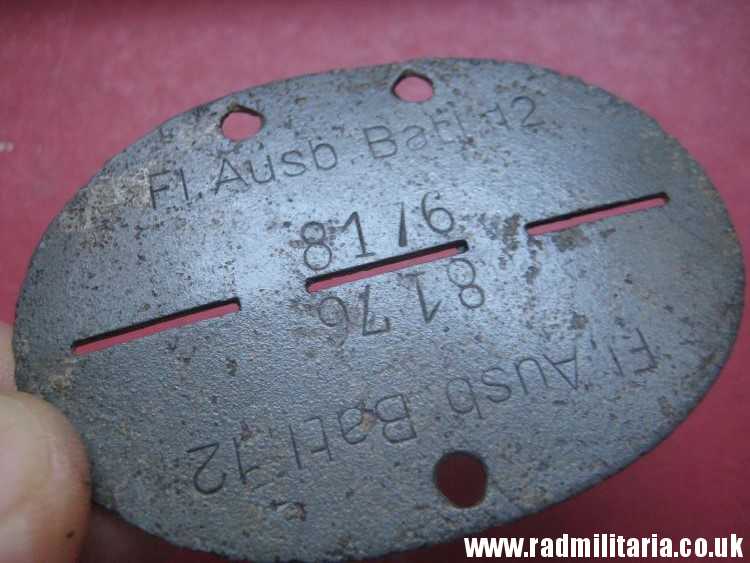 & original German Luftwaffe Batallion DOG TAG – ID DISC: Fl. Ausb. Batl.12 8176 - metal detecting find. - Image 9