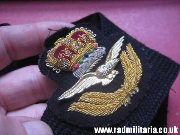 & post WW2 Royal Air Force CAP BADGE RAF original good quality BADGE with Queen;s Crown, genuine - Image 5