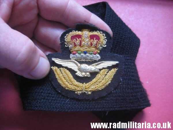 & post WW2 Royal Air Force CAP BADGE RAF original good quality BADGE with Queen;s Crown, genuine
