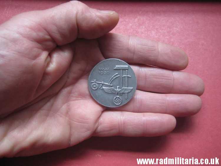 & WW2 original German BADGE - 1 MAI 1936, maker: CHR. BRAUER WELZHEIM v. good condition. - Image 9