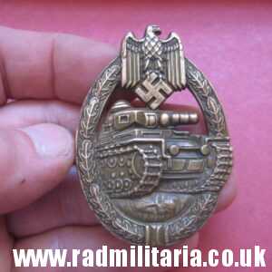 & original WW2 German PANZER ASSAULT BADGE - BRONZE (Panzerkampfabzeichen) - rare !!!