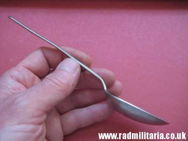 & WW2 British RAF cutlery - SPOON, maker: C BROS S 1939 - A.M. Air Ministry no.905082 - Image 11
