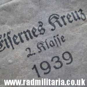 & WW2 EISERNES KREUZ 2. Klasse 1939 - PACKET OF ISSUE, original Iron Cross PAPER BAG, maker: Karl Hensler Pforzheim