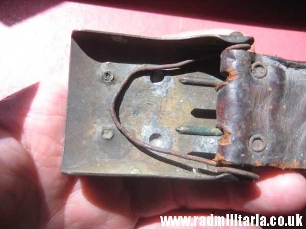 & WW1 German BELT BUCKLE with leather. 100% genuine - as found. Maker: ENDERLICH. N. BERLIN. - Image 3