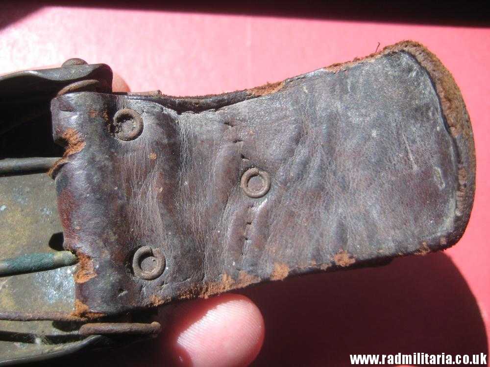 & WW1 German BELT BUCKLE with leather. 100% genuine - as found. Maker: ENDERLICH. N. BERLIN. - Image 6