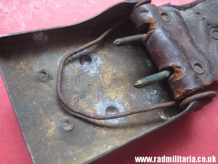 & WW1 German BELT BUCKLE with leather. 100% genuine - as found. Maker: ENDERLICH. N. BERLIN. - Image 13