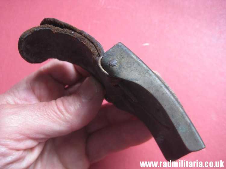 & WW1 German BELT BUCKLE with leather. 100% genuine - as found. Maker: ENDERLICH. N. BERLIN. - Image 20