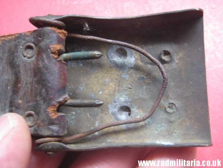 & WW1 German BELT BUCKLE with leather. 100% genuine - as found. Maker: ENDERLICH. N. BERLIN. - Image 25
