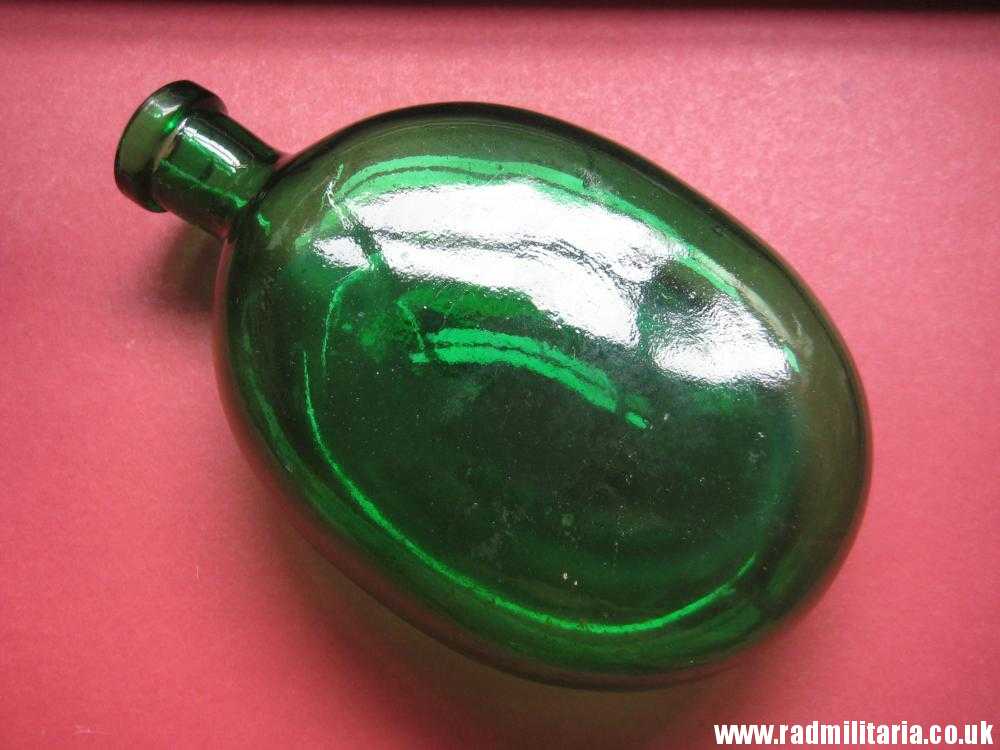 & WW1 military CANTEEN made of green GLASS, metal detecting find. - Image 2