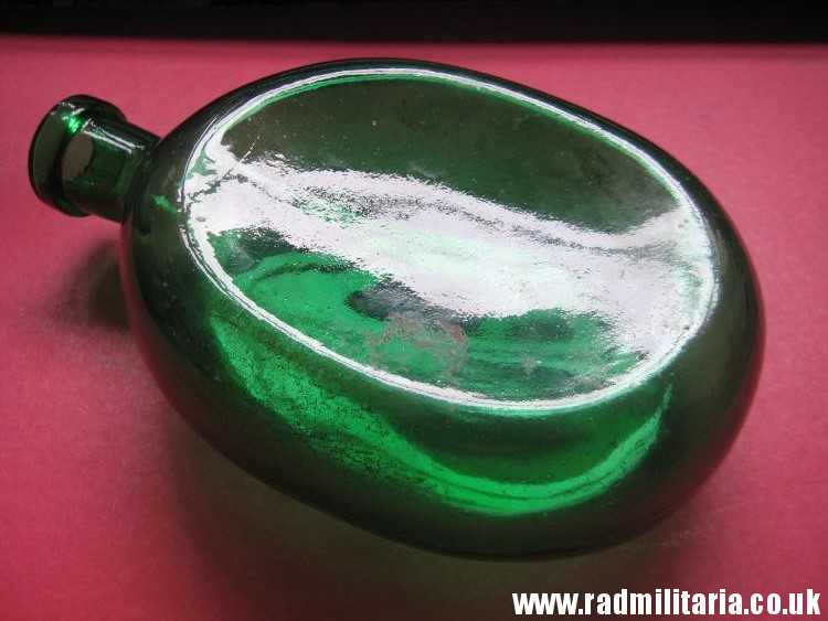 & WW1 military CANTEEN made of green GLASS, metal detecting find. - Image 3