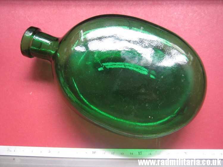 & WW1 military CANTEEN made of green GLASS, metal detecting find. - Image 13