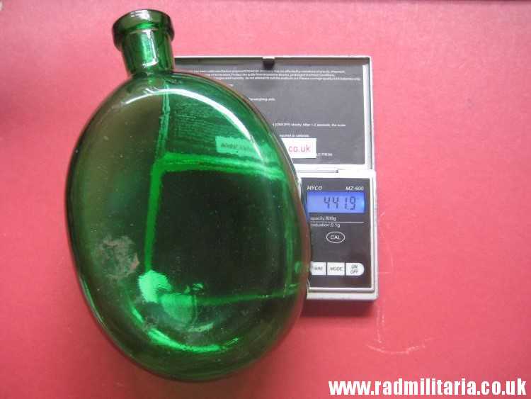 & WW1 military CANTEEN made of green GLASS, metal detecting find. - Image 14