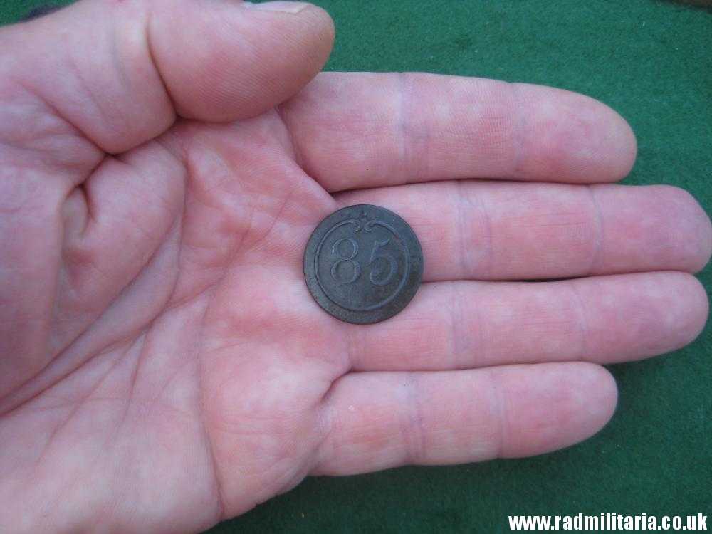 & original large size NAPOLEONIC 85th Infantry Regiment BUTTON with number - metal detecting find. FRANCE - Image 9