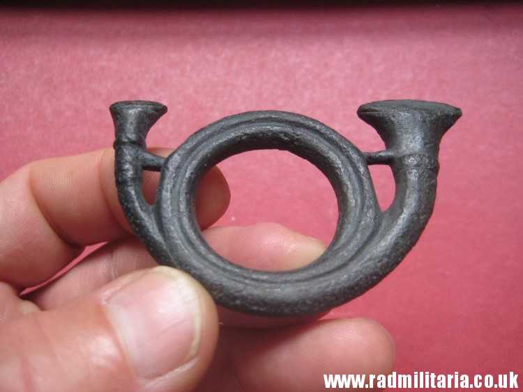 & original French ammunition pouch HORN METAL BADGE Voltiegeur of the Line, Napoleonic Wars. - Image 7