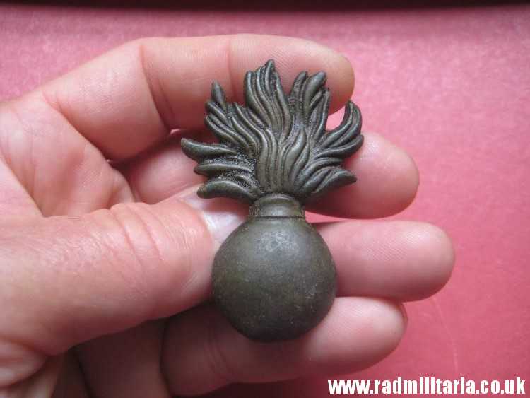 & original FLAMING GRENADE ammunition pouch METAL BADGE, Napoleonic Wars. - Image 2