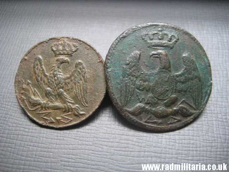 & original SET of 2 Napoleonic Guard BUTTONS with eagle - metal detecting find. FRANCE pre 1815 - Image 4