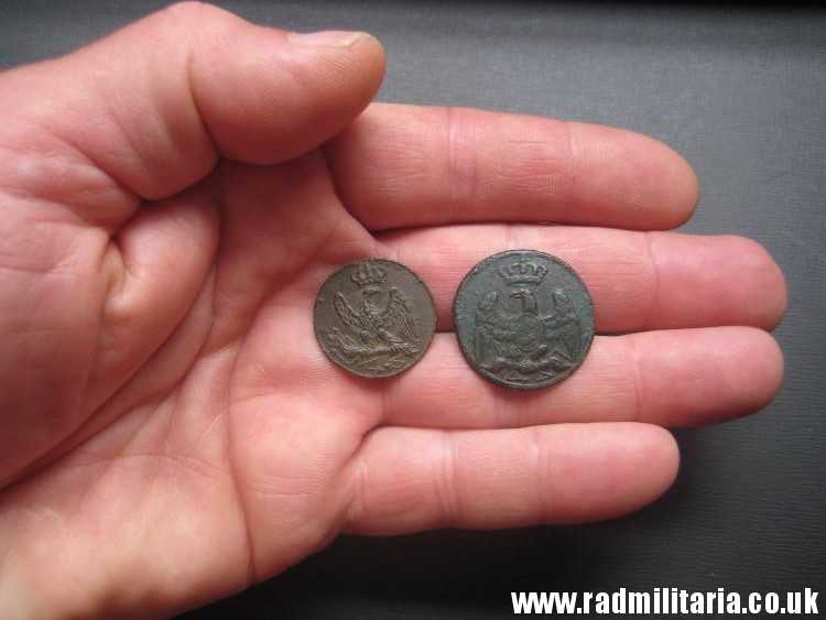 & original SET of 2 Napoleonic Guard BUTTONS with eagle - metal detecting find. FRANCE pre 1815 - Image 9