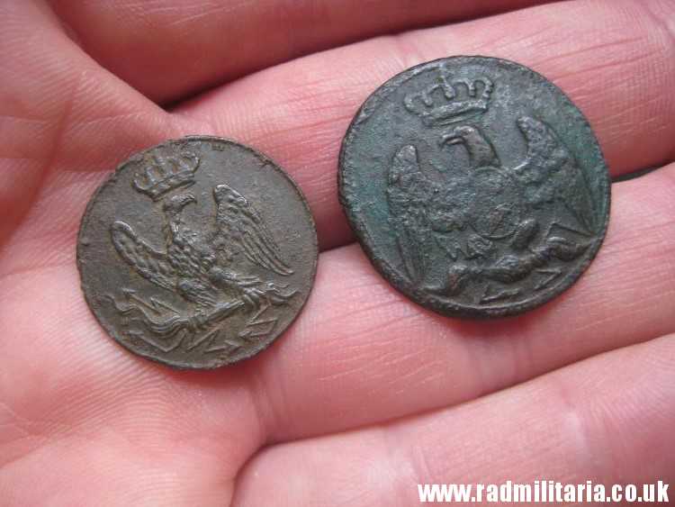 & original SET of 2 Napoleonic Guard BUTTONS with eagle - metal detecting find. FRANCE pre 1815 - Image 10