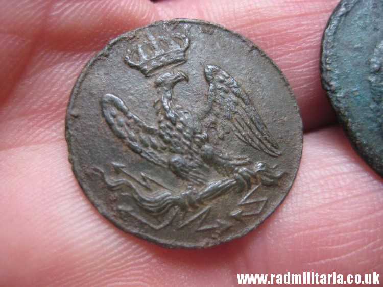 & original SET of 2 Napoleonic Guard BUTTONS with eagle - metal detecting find. FRANCE pre 1815 - Image 12