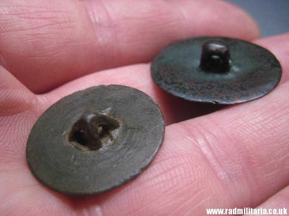 & original SET of 2 Napoleonic Guard BUTTONS with eagle - metal detecting find. FRANCE pre 1815 - Image 14